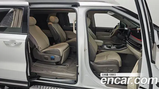 Kia Carnival 2024 — ფოტო 14/20