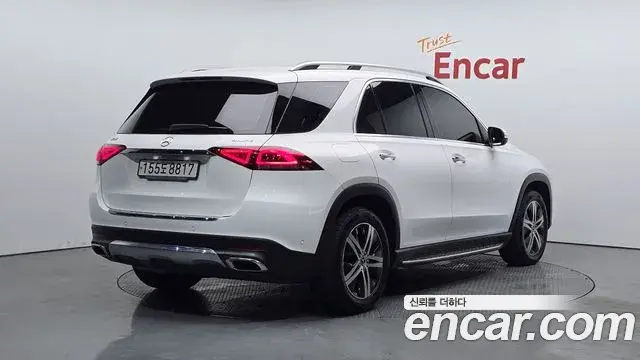 Mercedes-Benz GLE-Class 2019 — Şəkil 17/20