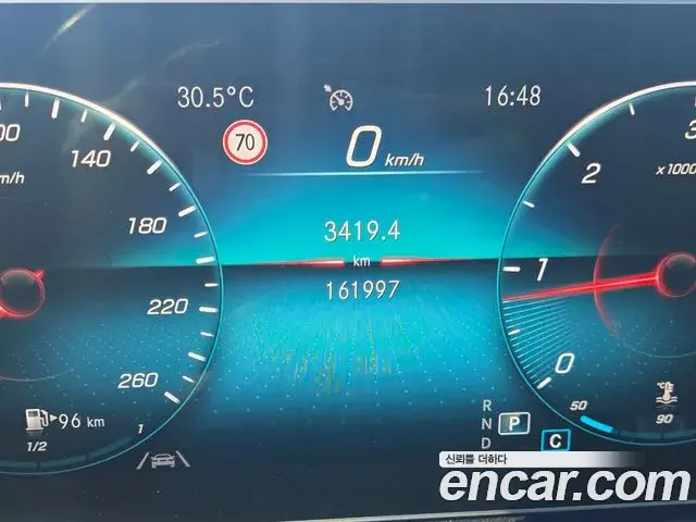 Mercedes-Benz GLE-Class 2019 — Şəkil 19/20
