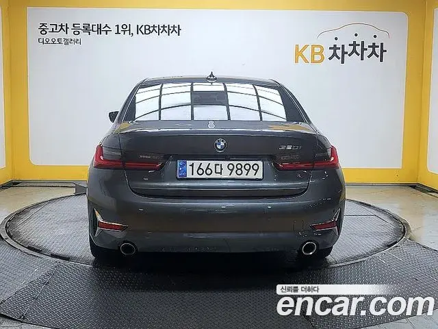 BMW 3 Series 2020 — Şəkil 9/17