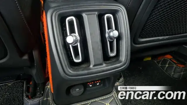 Volvo XC40 2019 — Şəkil 2/20