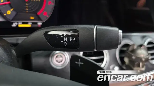 Mercedes-Benz E-Class 2020 — Photo 10/20