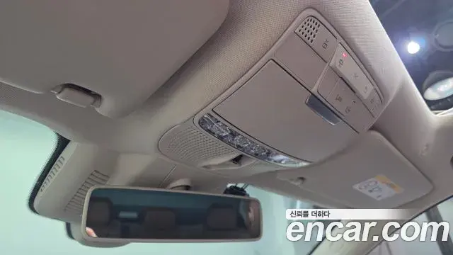 Mercedes-Benz E-Class 2020 — Photo 19/20