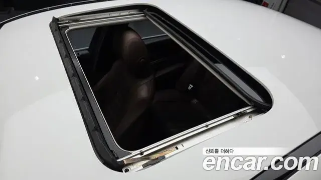 Mercedes-Benz E-Class 2020 — Photo 16/20