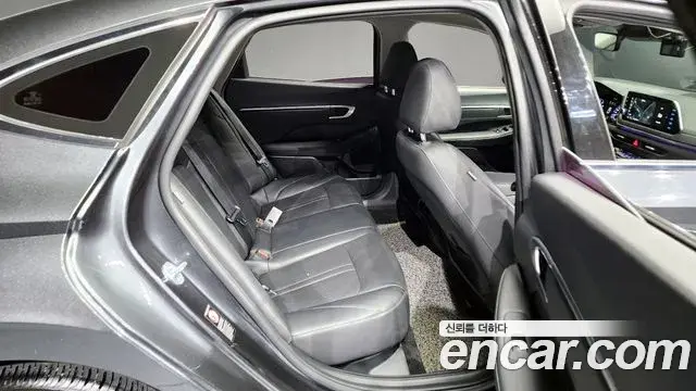 Hyundai Sonata Hybrid 2021 — ფოტო 18/20