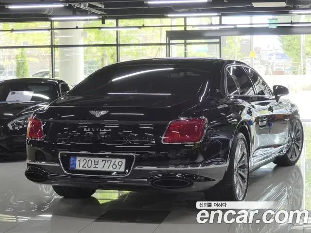 Bentley Flying Spur 2020 — ფოტო 1/20