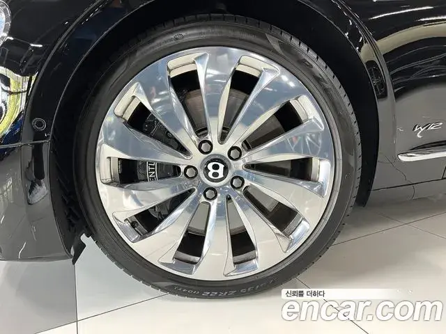 Bentley Flying Spur 2020 — ფოტო 7/20