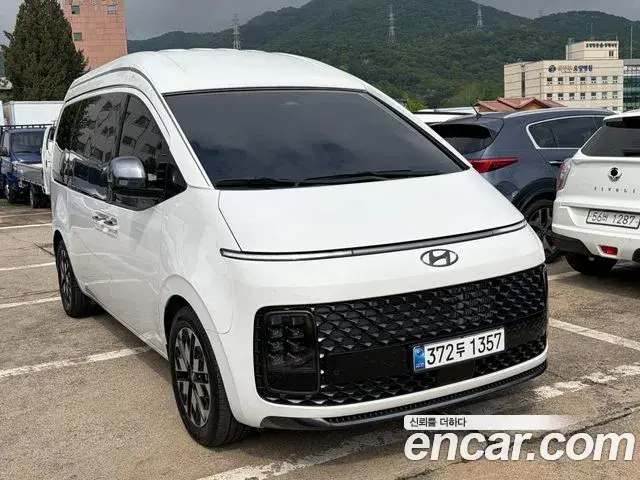 Hyundai Staria 2023 — Şəkil 18/20