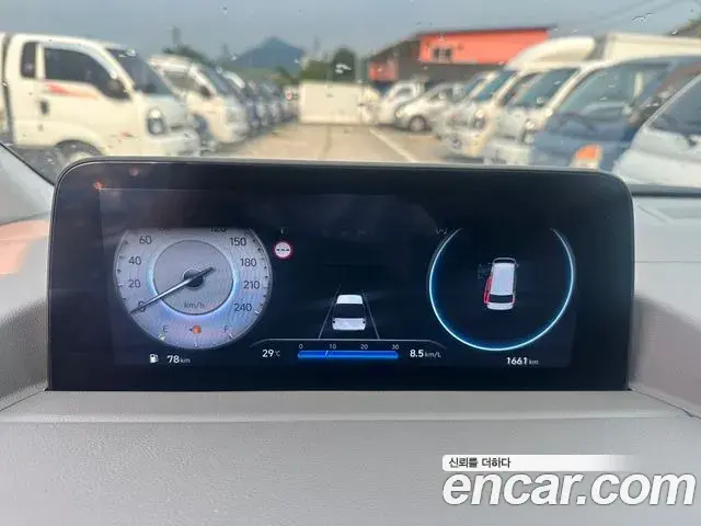 Hyundai Staria 2023 — Şəkil 17/20