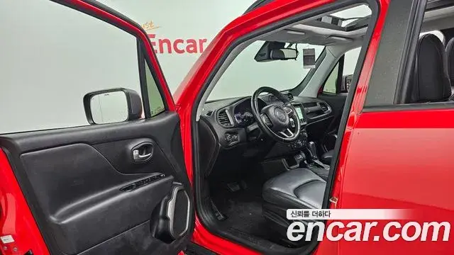 Jeep Renegade 2021 — ფოტო 18/20