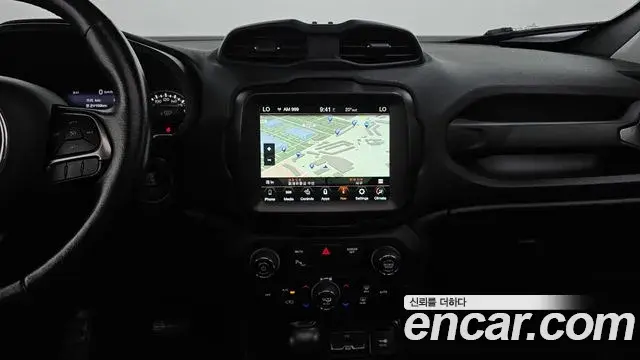 Jeep Renegade 2021 — ფოტო 16/20