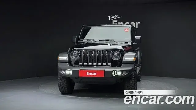 Jeep Wrangler 2023 — ფოტო 17/20