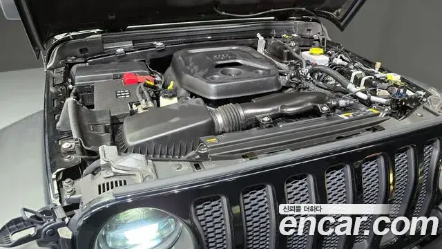 Jeep Wrangler 2023 — ფოტო 9/20