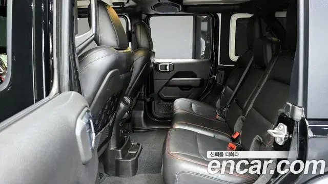 Jeep Wrangler 2023 — ფოტო 2/20