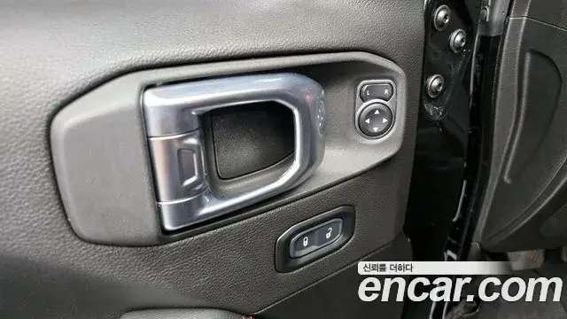 Jeep Wrangler 2023 — ფოტო 1/20
