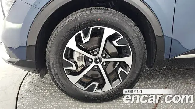 Kia Sportage 2024 — ფოტო 16/20