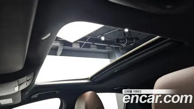 Mercedes-Benz E-Class 2023 — Photo 15/20