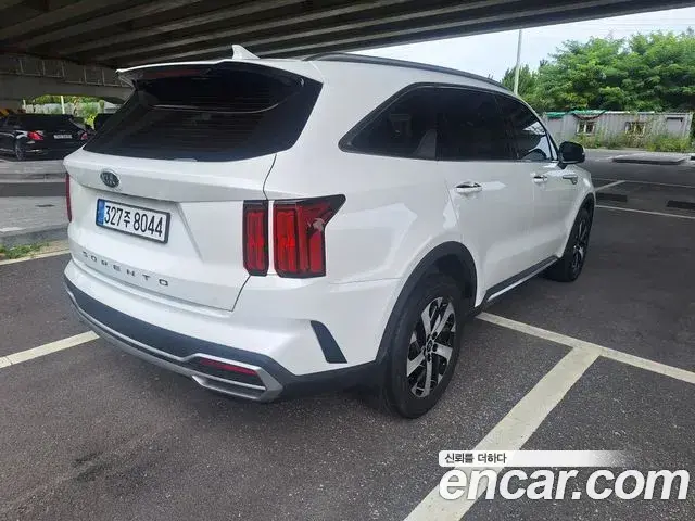 Kia Sorento 2021 — ფოტო 19/20
