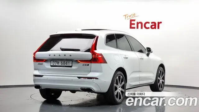 Volvo XC60 2019 — Фото 2/20