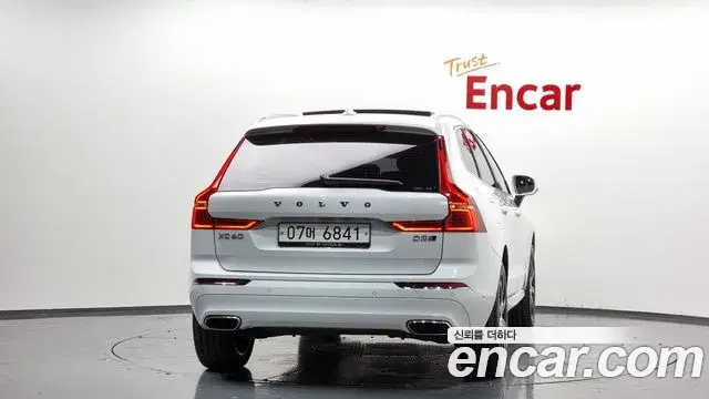 Volvo XC60 2019 — Фото 4/20