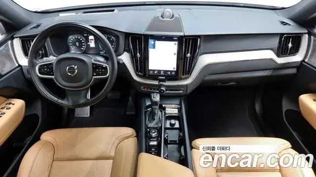 Volvo XC60 2019 — Фото 7/20