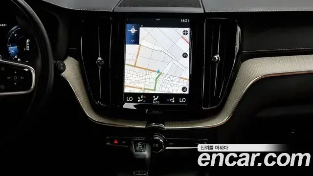 Volvo XC60 2019 — Фото 14/20