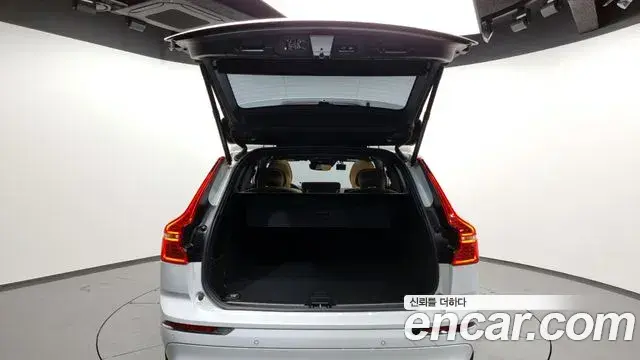 Volvo XC60 2019 — Фото 20/20