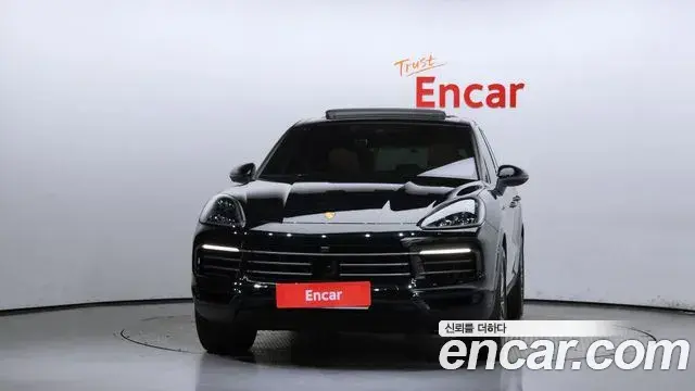 Porsche Cayenne 2023 — Photo 18/20