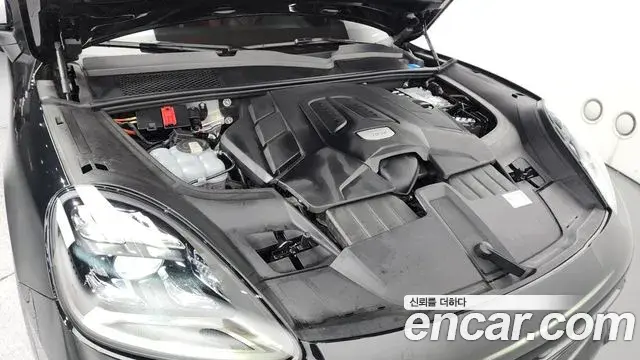 Porsche Cayenne 2023 — Photo 17/20