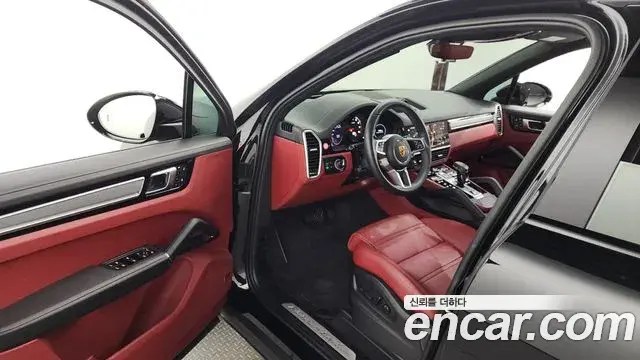 Porsche Cayenne 2023 — Photo 7/20