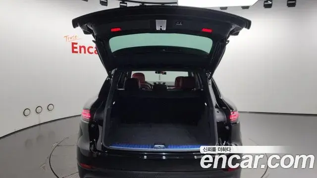 Porsche Cayenne 2023 — Photo 3/20