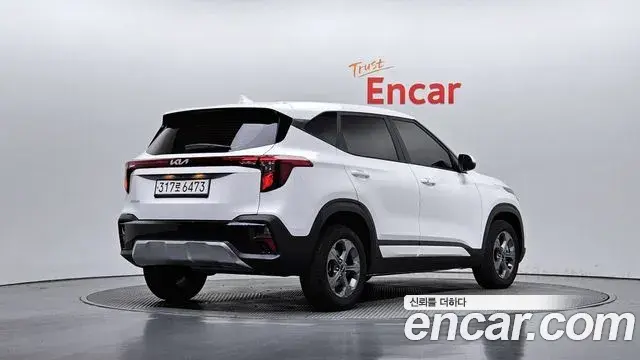 Kia Seltos 2023 — Photo 17/20