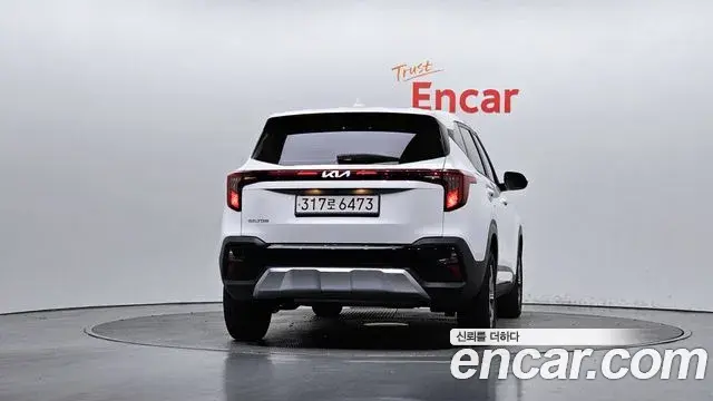 Kia Seltos 2023 — Photo 6/20
