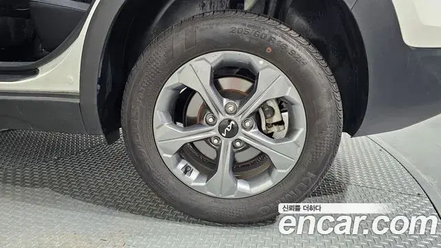 Kia Seltos 2023 — Photo 2/20