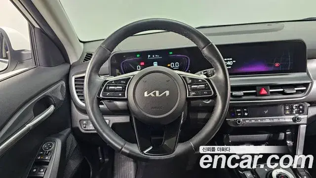 Kia Seltos 2023 — Photo 4/20