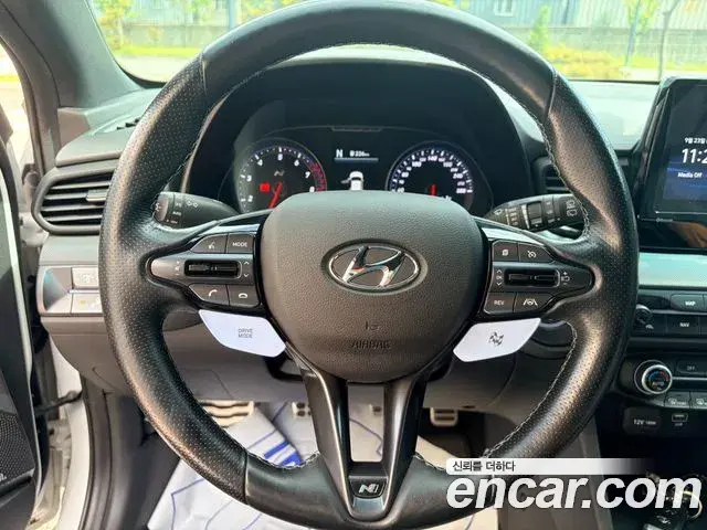 Hyundai Veloster 2020 — Şəkil 13/17