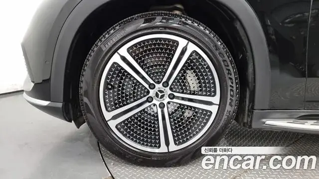Mercedes-Benz EQS SUV 2023 — Photo 15/20