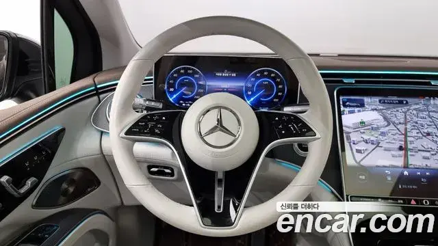 Mercedes-Benz EQS SUV 2023 — Photo 6/20