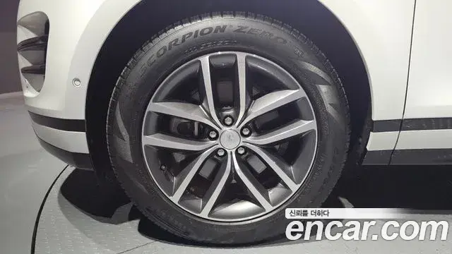 Land Rover Range Rover Evoque 2024 — ფოტო 15/20