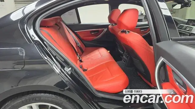 BMW 3 Series 2018 — Şəkil 11/20