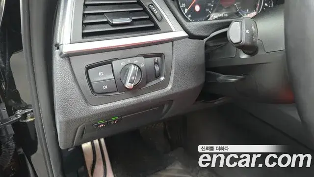 BMW 3 Series 2018 — Şəkil 9/20