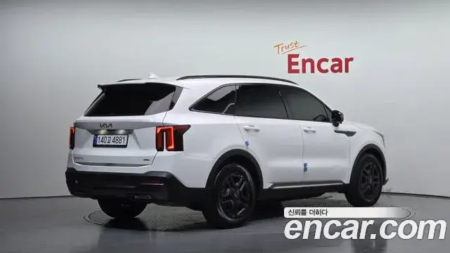 Kia Sorento 2023 — Фото 1/20