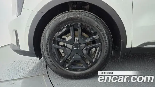 Kia Sorento 2023 — Фото 4/20
