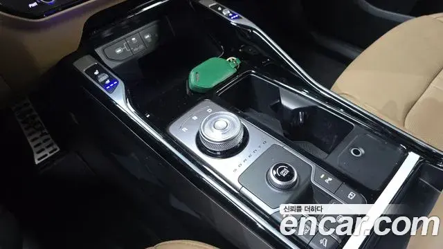 Kia Sorento 2023 — Фото 8/20