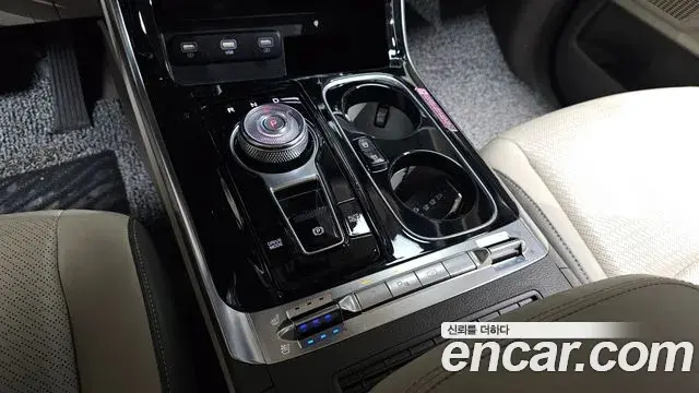 Kia Carnival 2021 — Şəkil 8/20