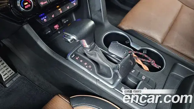 Kia Sportage The Bold 2020 — Şəkil 10/20