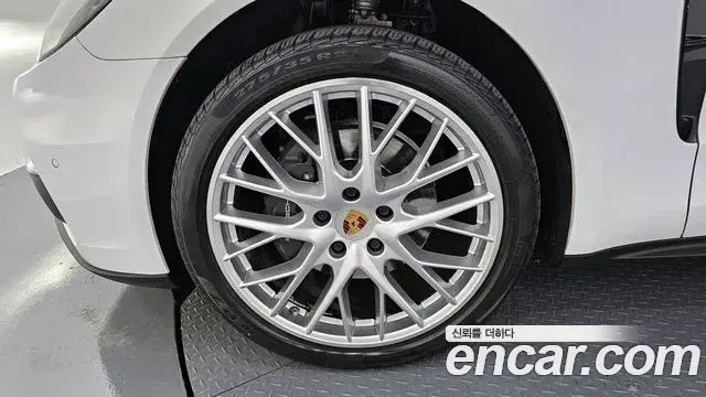 Porsche Panamera 2020 — ფოტო 20/20