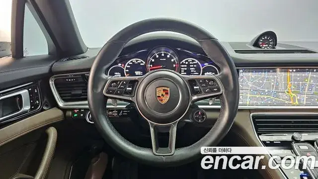 Porsche Panamera 2020 — ფოტო 14/20