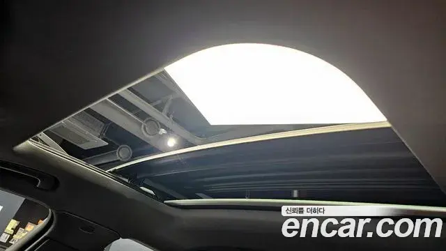 Porsche Panamera 2020 — ფოტო 17/20