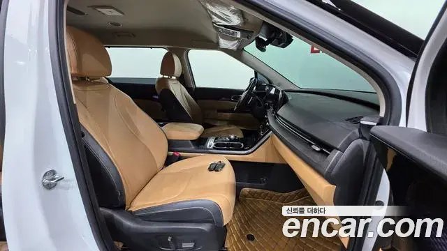Kia Carnival 2022 — Photo 2/20